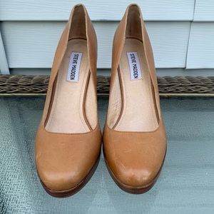 Steve Madden Neutral Heels. Women’s 8.